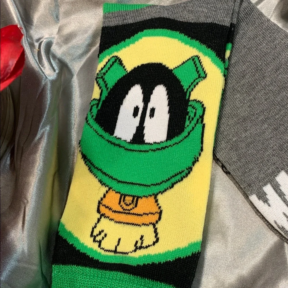🌹 FUN Socks “MARVIN” Graphic Crew Socks - Green & Gray - NWOT •